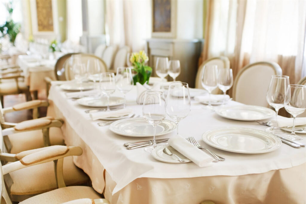Mbulesa tavoline per restorante
