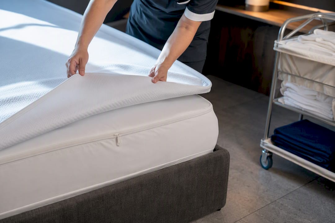 Hotels: Cut Replacement Costs 50% with Two Layer Mattress Protection