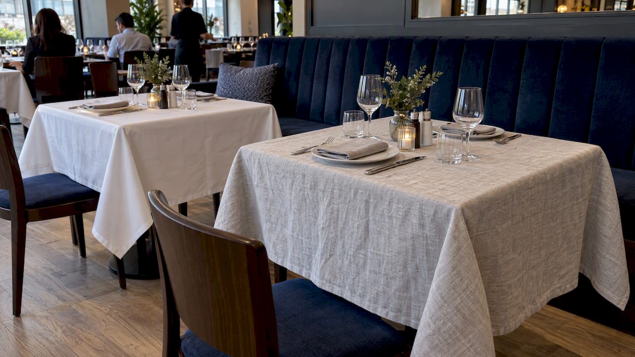 Linen vs Cotton Tablecloths: Which Fits a Hotel or Restaurant?